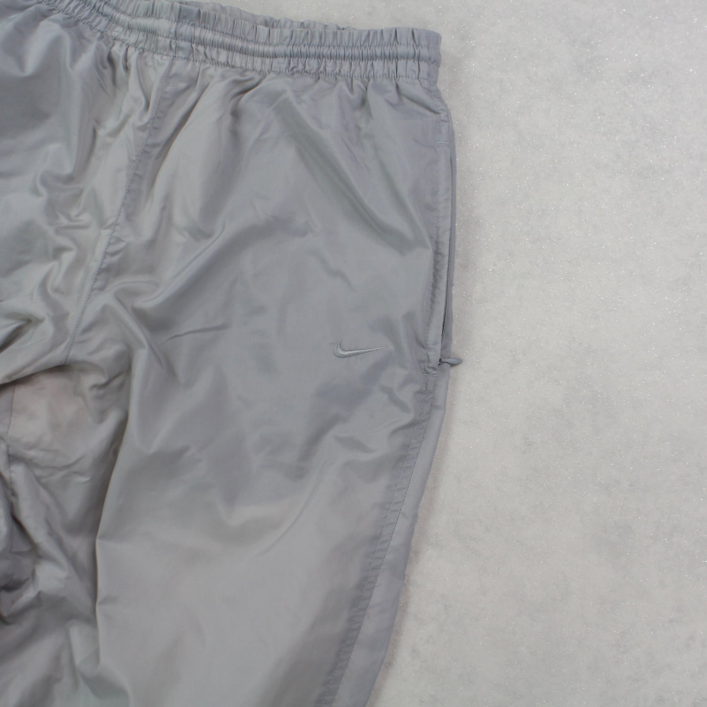 SELTENE Nike Trainingshose aus den 2000ern, Grau – (S)