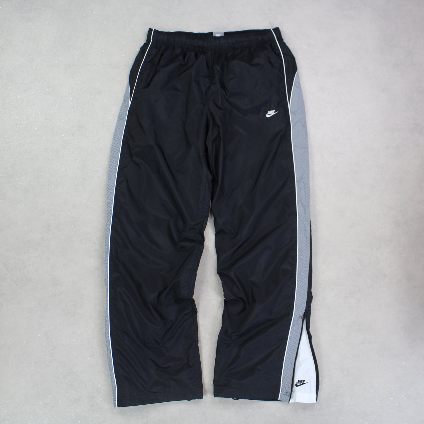 RARE 2000s Baggy Nike Trackpants Black - (L)