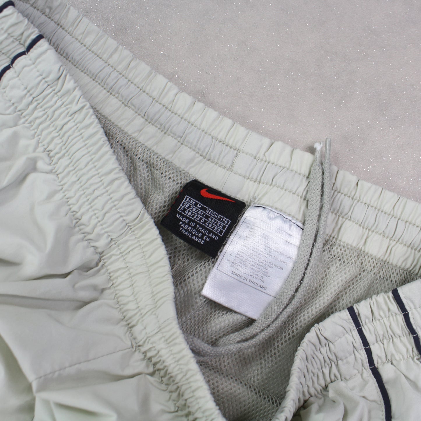 SELTENE Nike Trainingshose aus den 1990ern, Creme – (S)