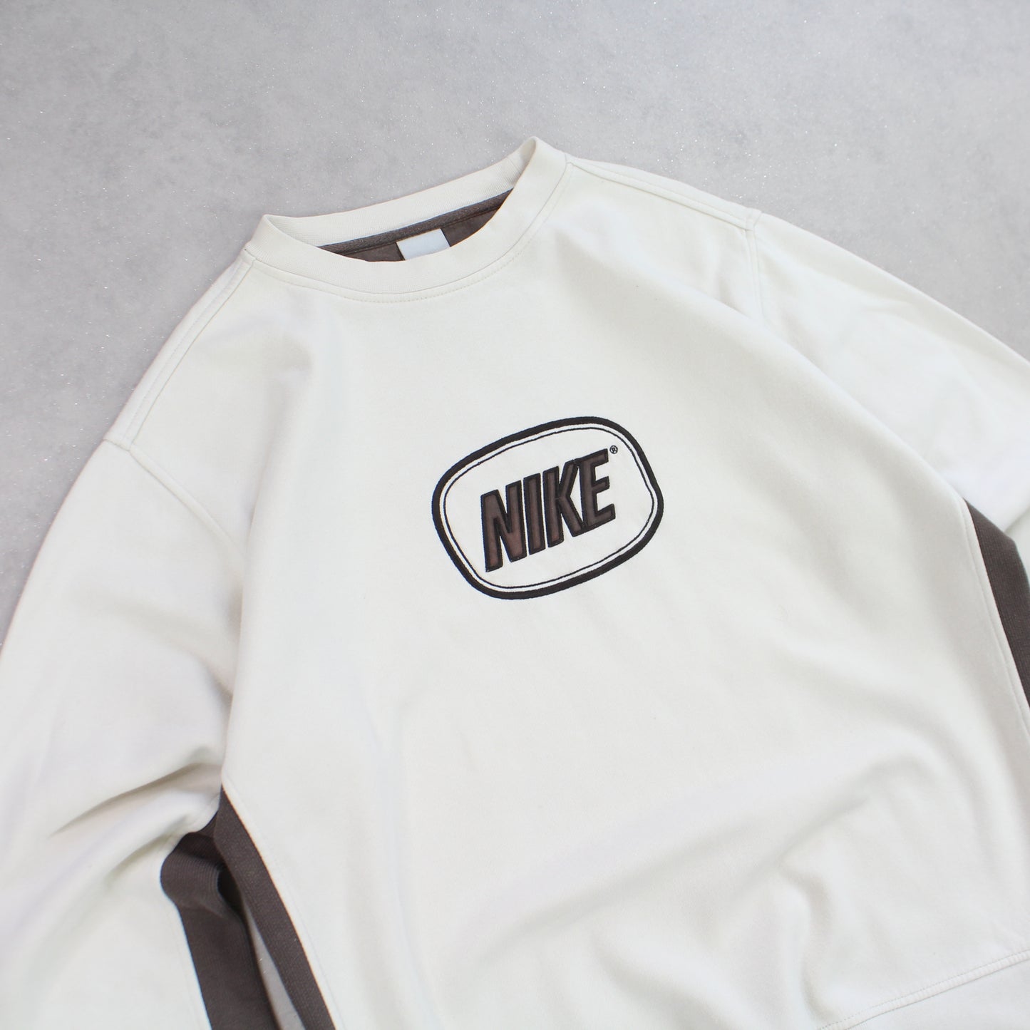 SUPERSELTENES Nike-Sweatshirt aus den 2000ern, Creme – (L)