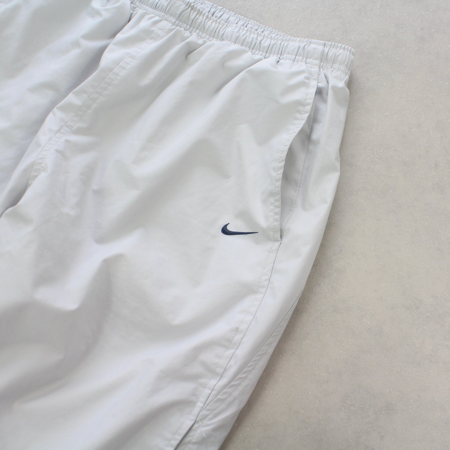 SUPERSELTENE Nike Trainingshose aus den 2000ern, Grau – (M)