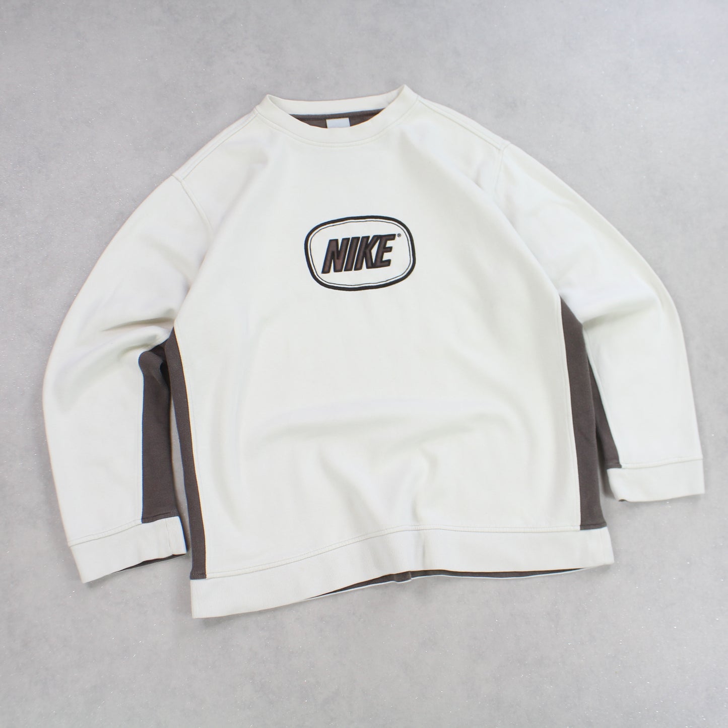 SUPERSELTENES Nike-Sweatshirt aus den 2000ern, Creme – (L)