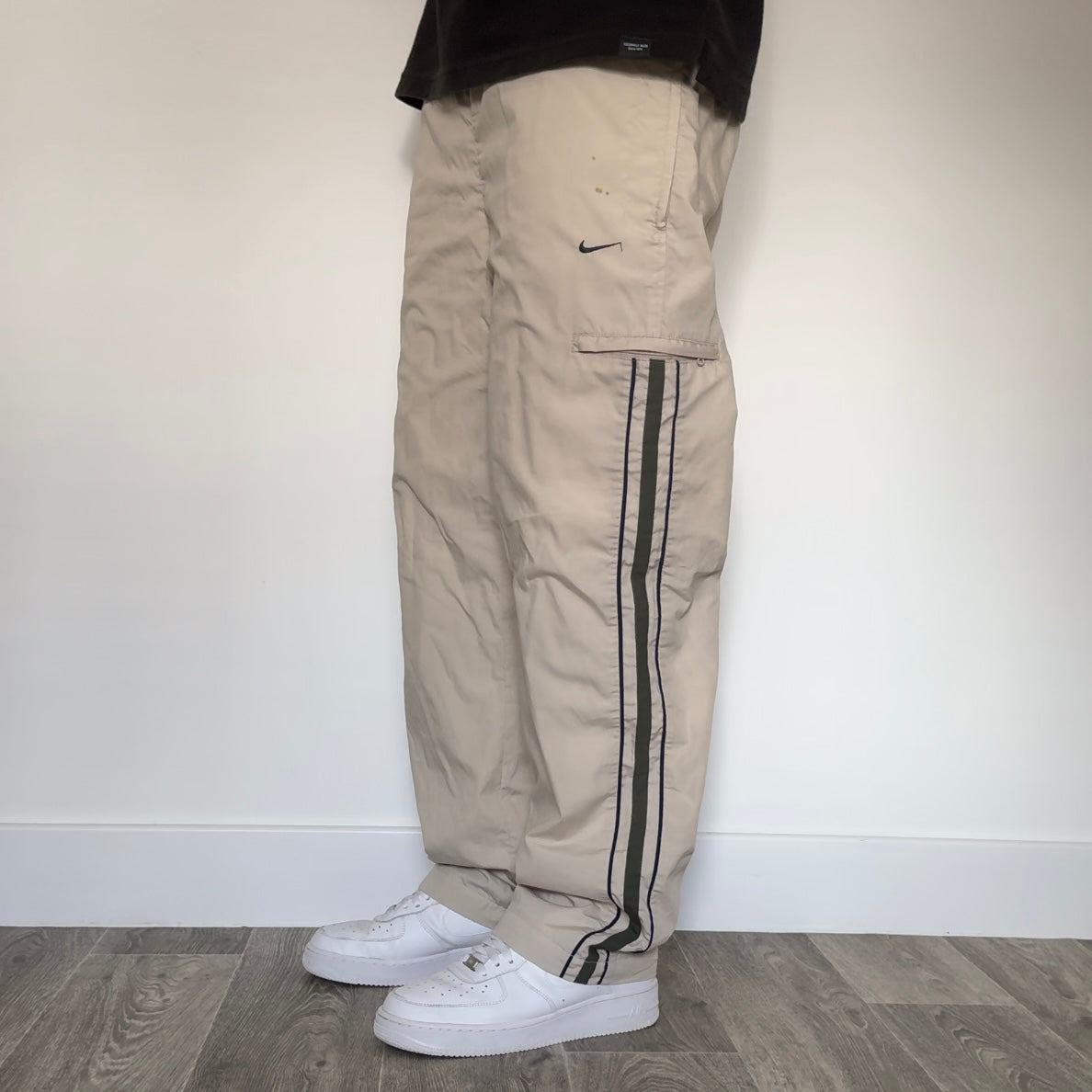 SUPERSELTENE Nike Trainingshose aus den 2000ern, Creme – (L)