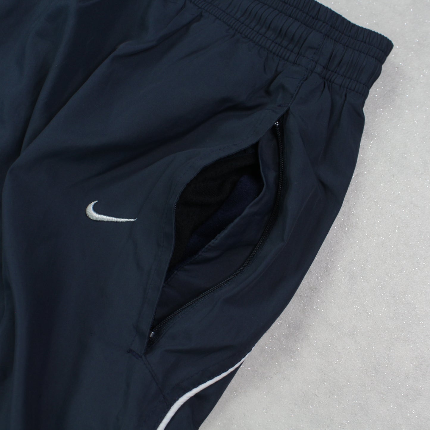 SELTENE Nike Athletic Trainingshose aus den 00ern, Marineblau – (L)