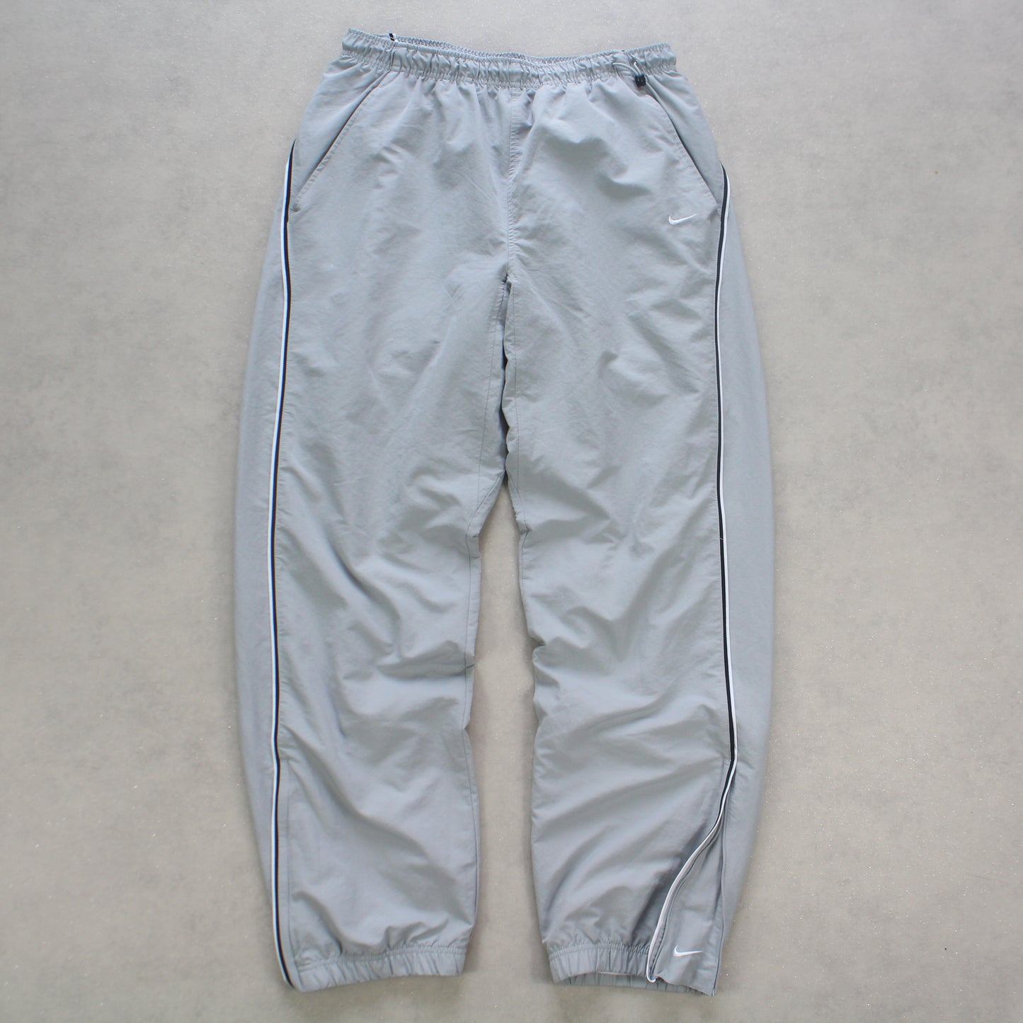 SUPERSELTENE Nike Trainingshose aus den 2000ern, Grau – (M)