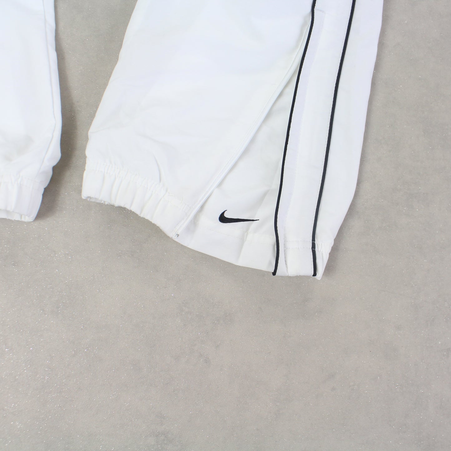 SUPER RARE 2000s Nike Trackpants White - (M)