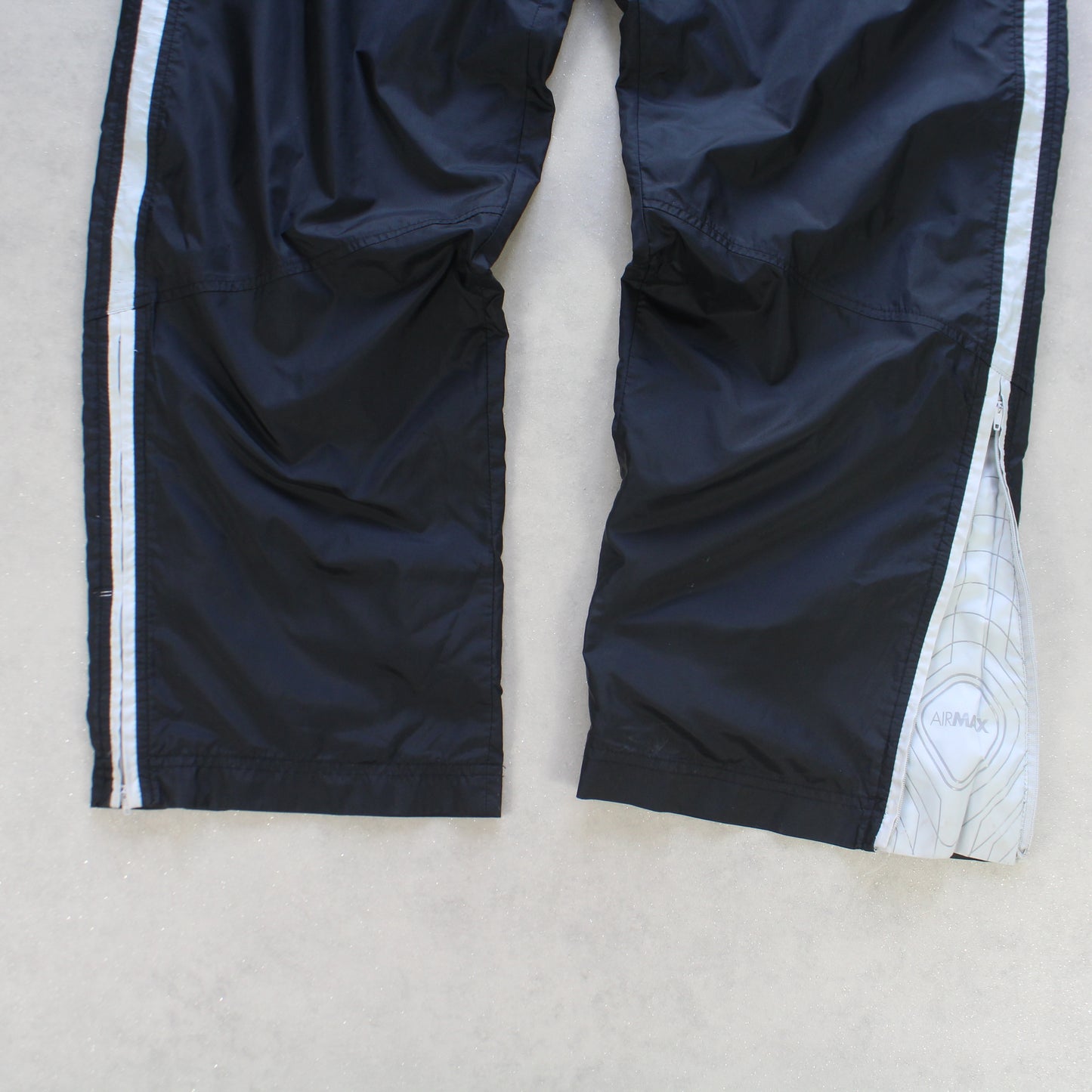 SUPER RARE 2000s Nike Air Max Trackpants Black - (L)