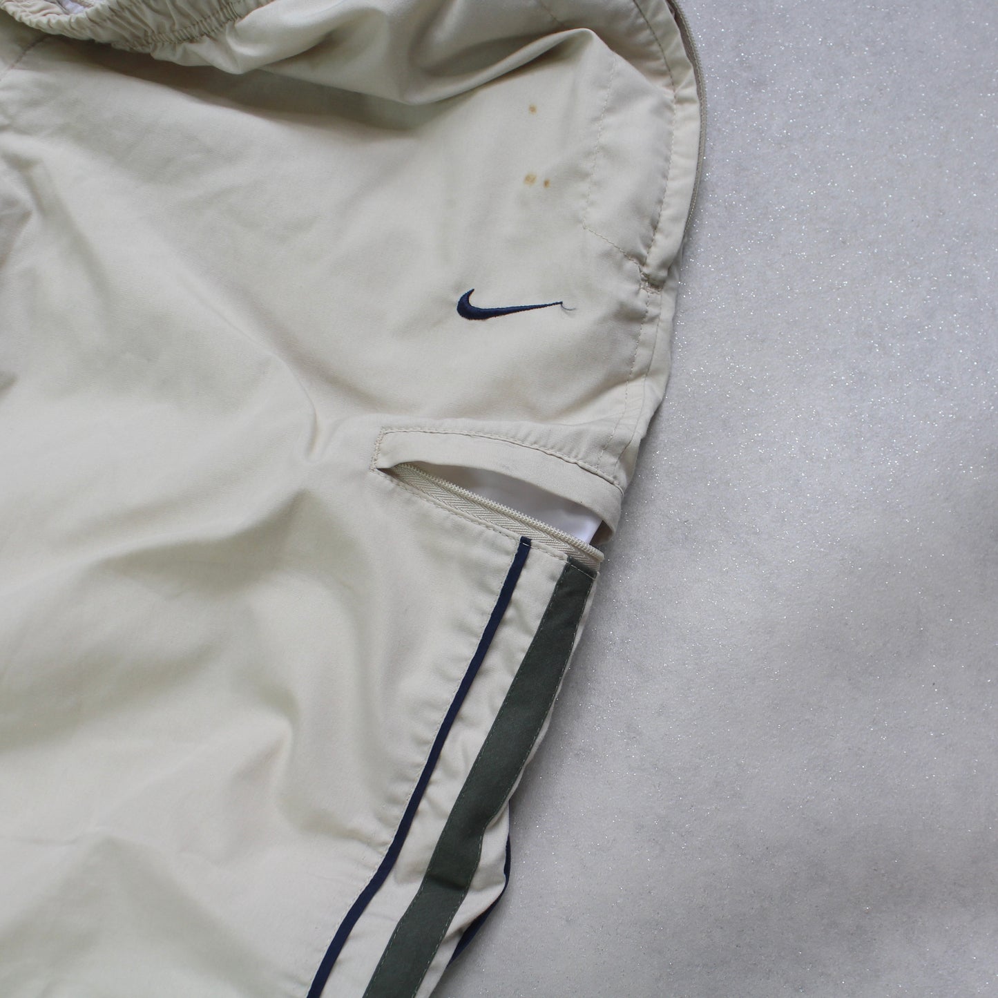 SUPER RARE 2000s Nike Trackpants Cream - (L)