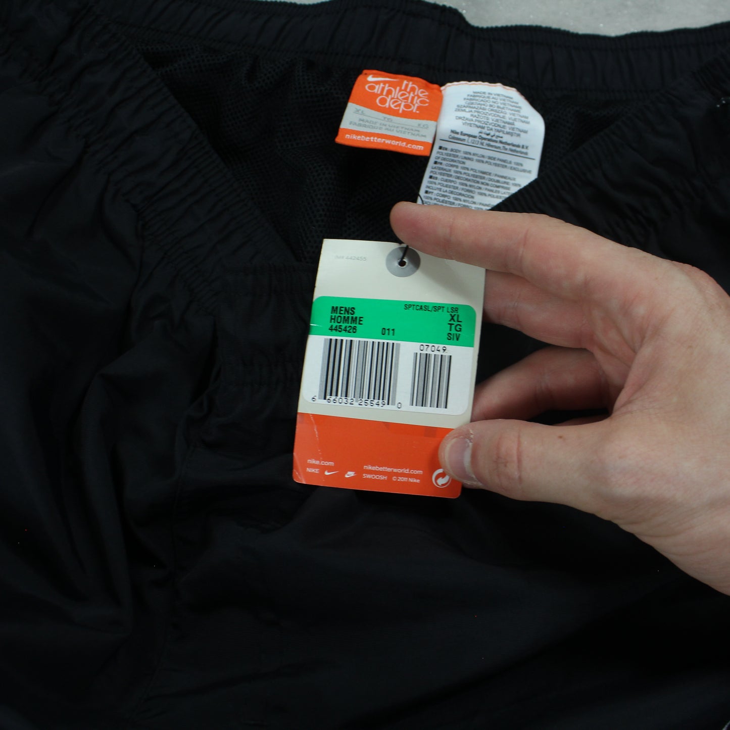 SELTENE Nike Trainingshose aus den 2000ern, schwarz, NAGELNEU – (L)