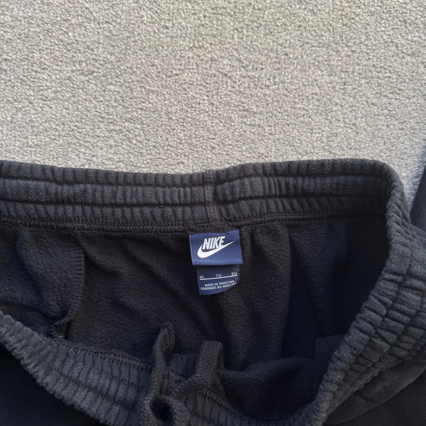 RARE Nike Joggers Black - (L)
