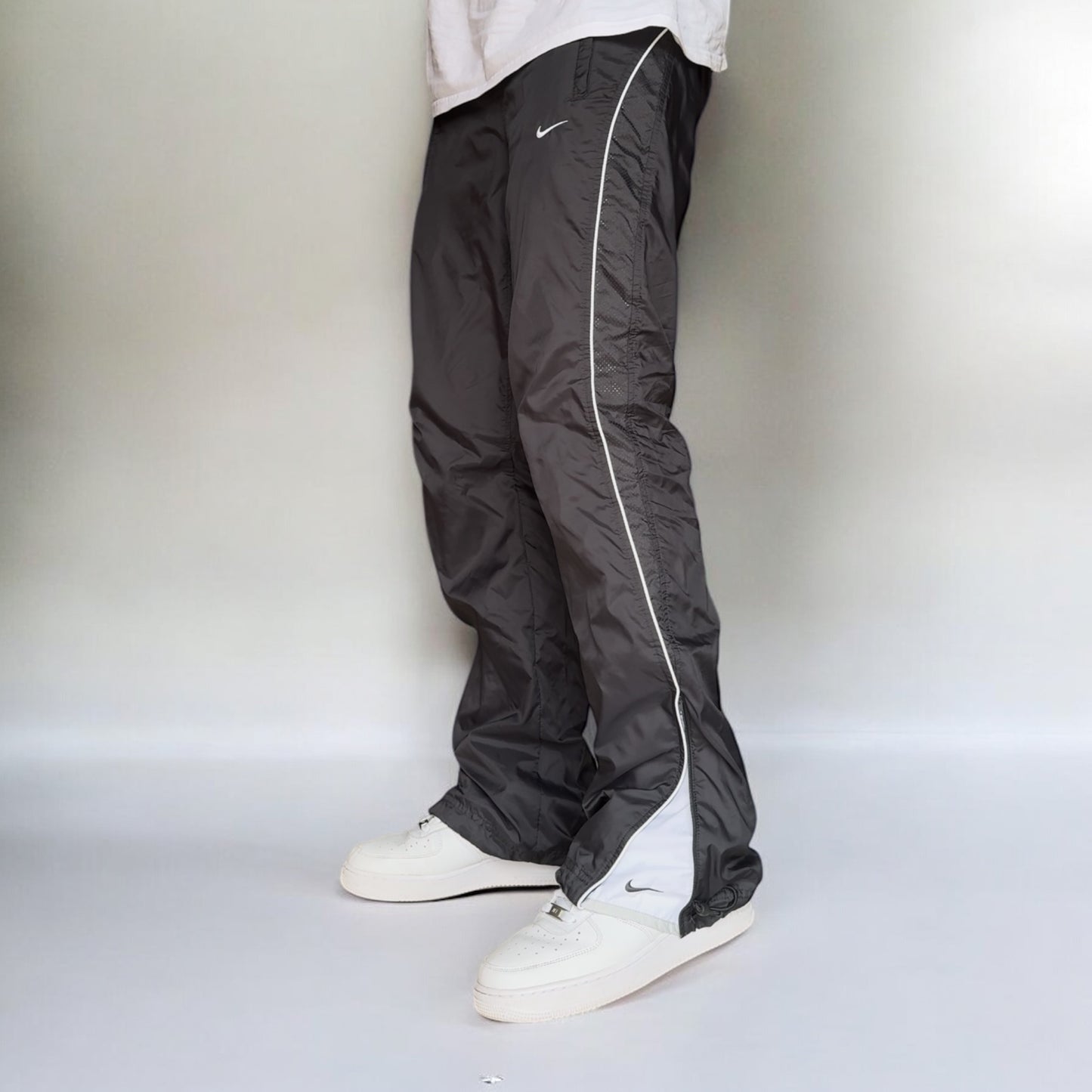 SUPER RARE 2000s Nike Trackpants Grey - (M)