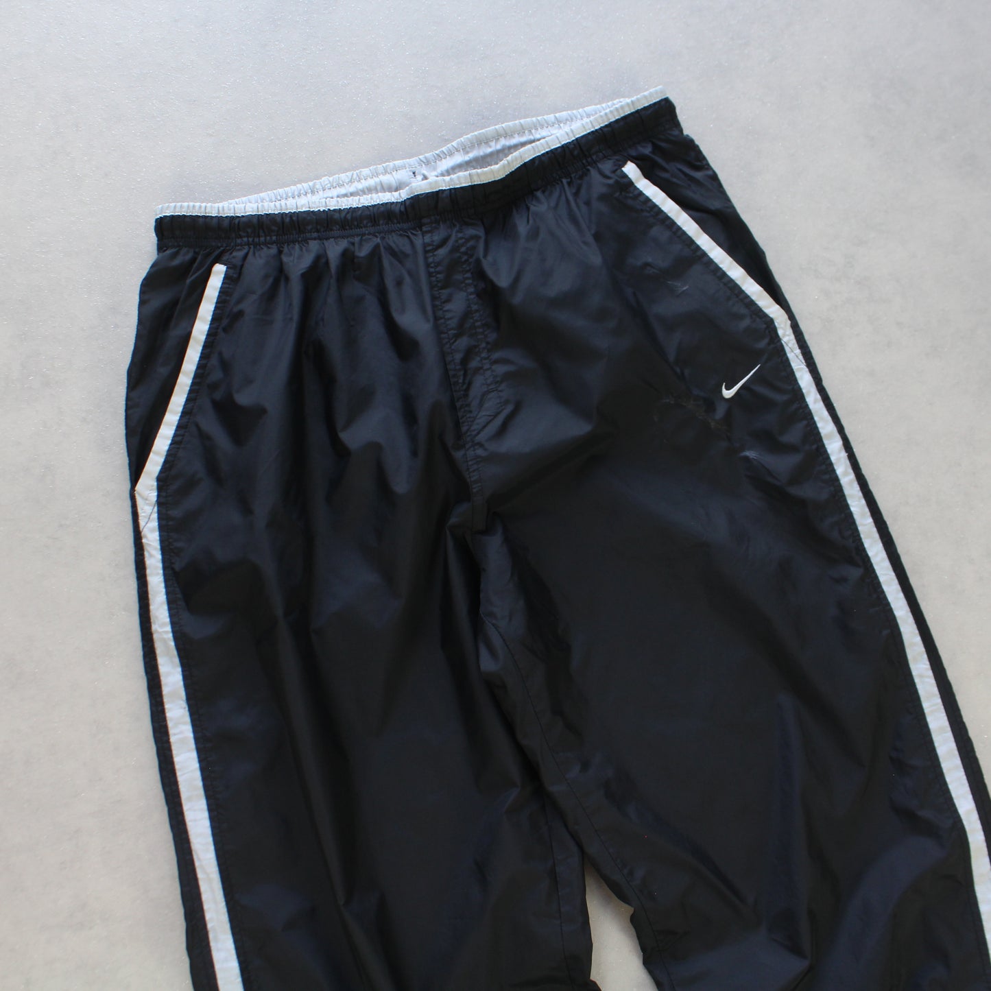 SUPER RARE 2000s Nike Air Max Trackpants Black - (L)