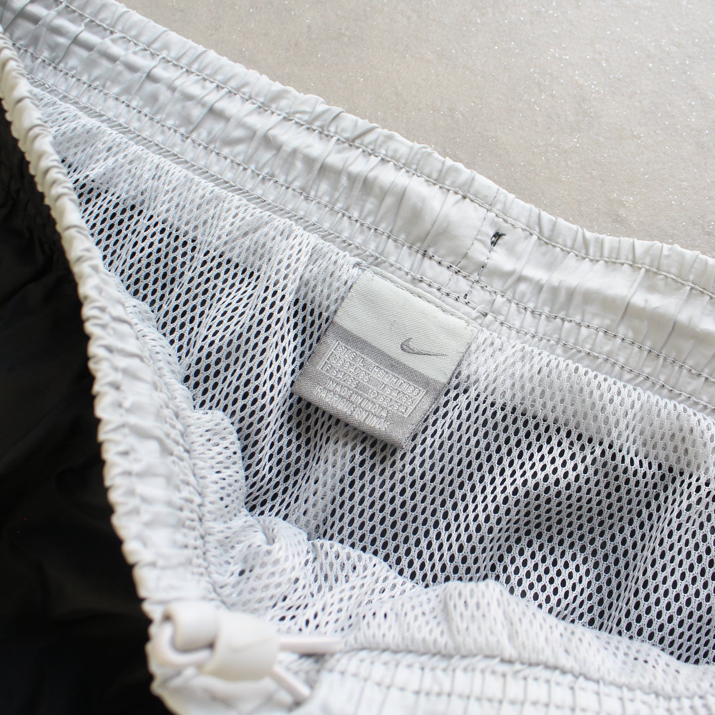 SUPER RARE 2000s Nike Air Max Trackpants Black - (L)