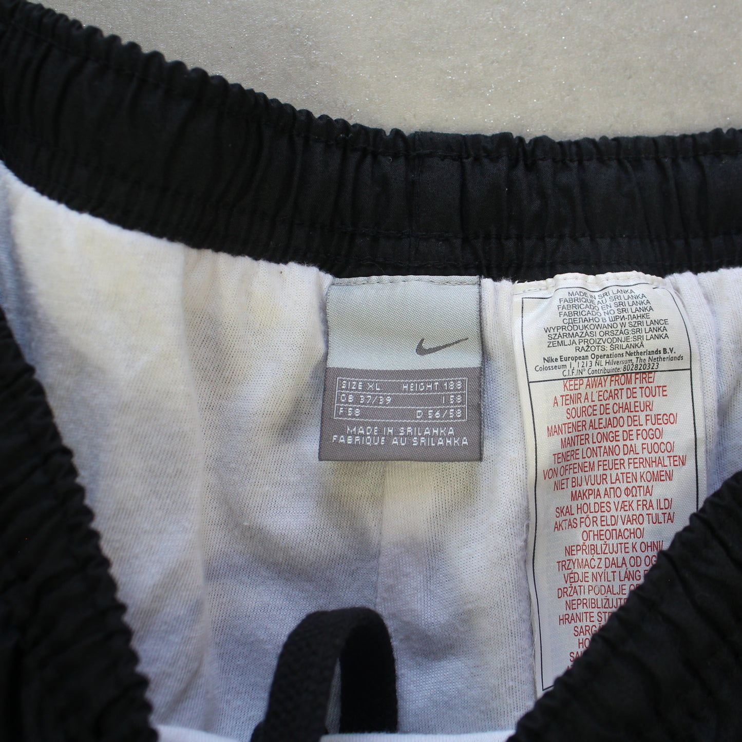 SELTENE Baggy Nike Trainingshose aus den 2000ern, Schwarz – (L)