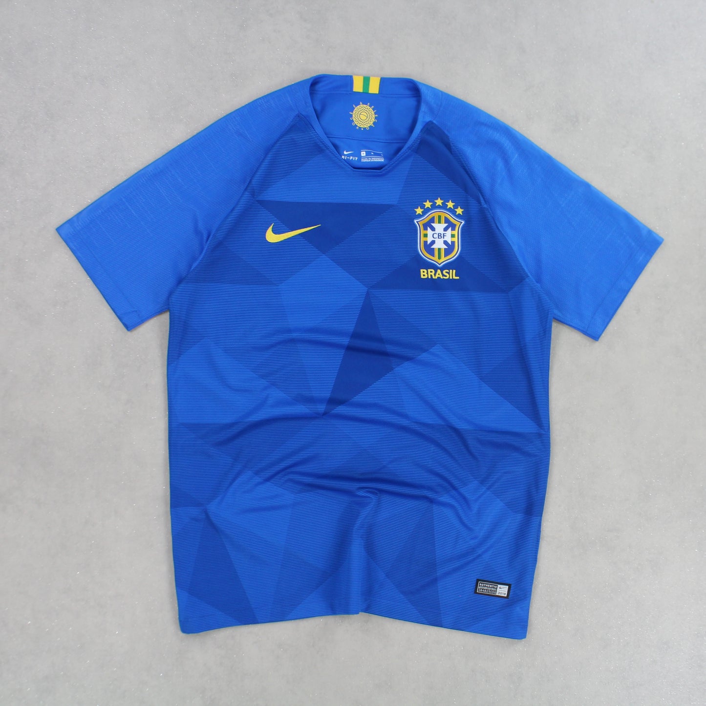 RARE 2018 Nike Brazil Top - (M)