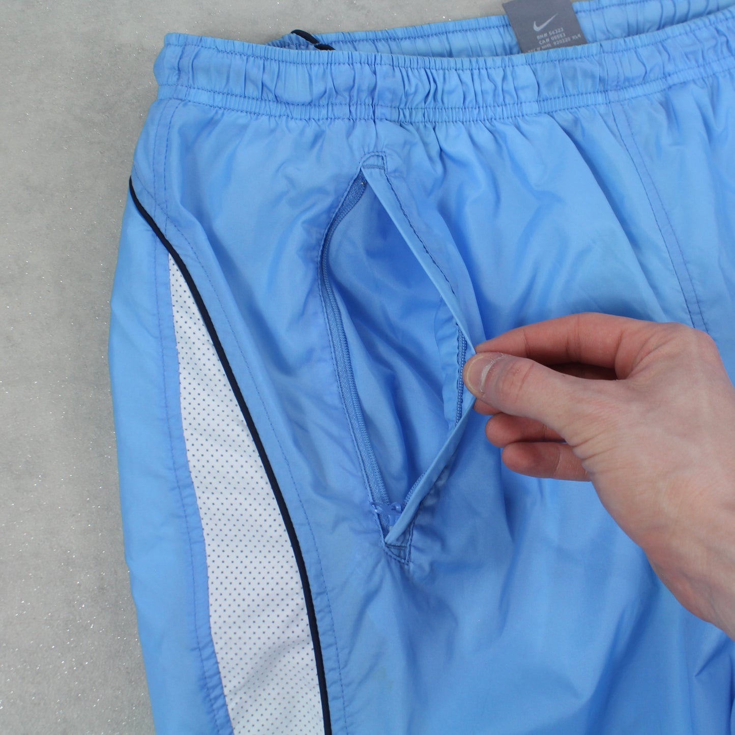 SUPERSELTENE Nike Trainingshose aus den 2000ern, Blau – (L)
