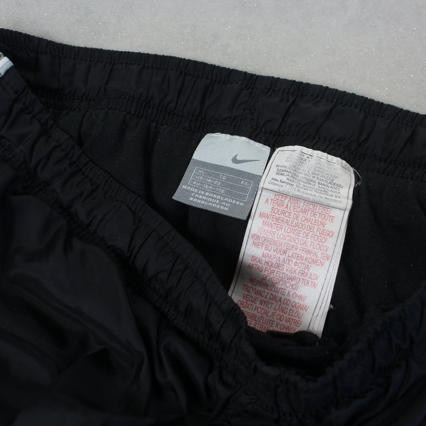 SUPER RARE 2000s Nike Trackpants Black - (S)