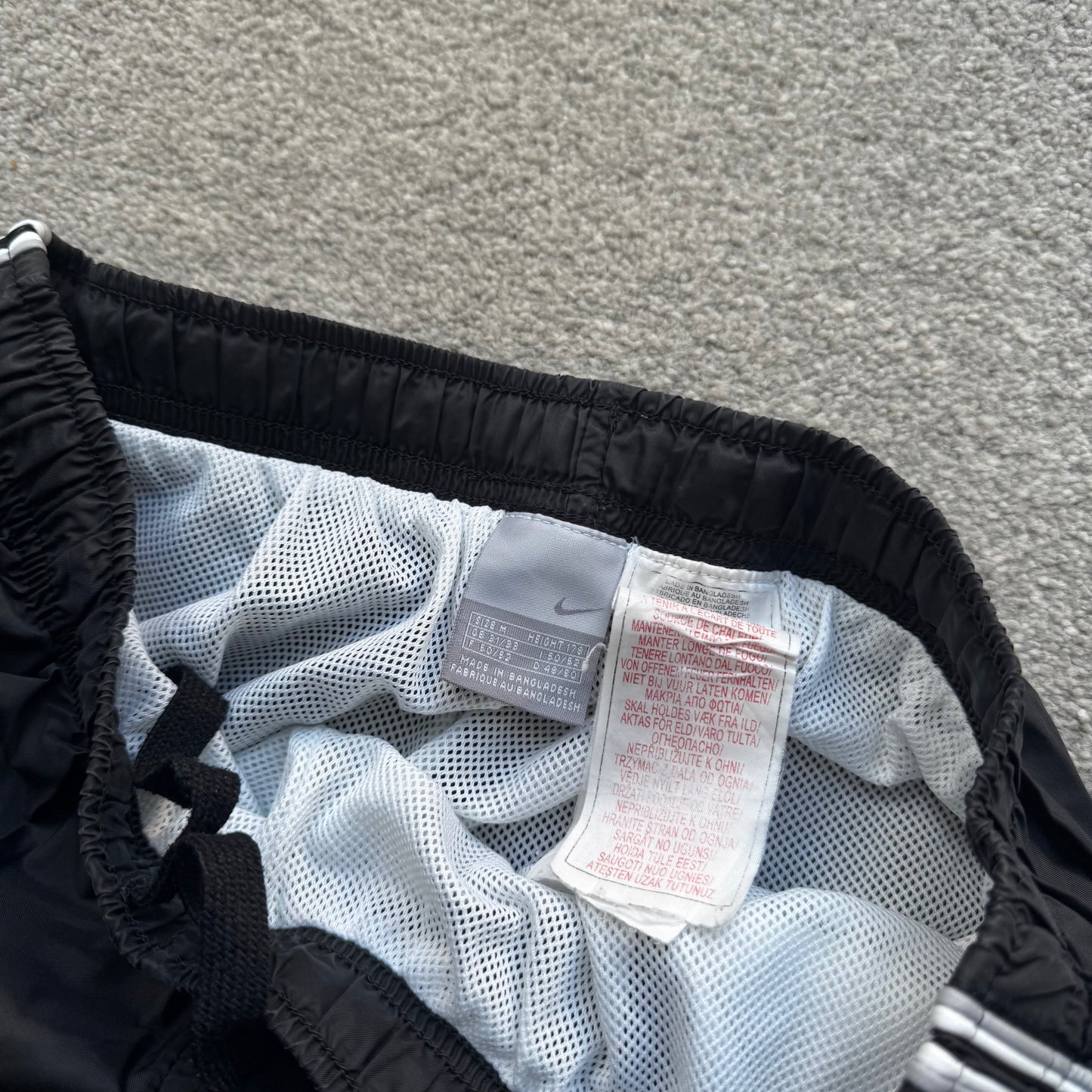 SUPER RARE 2000s Nike Trackpants Black - (S)