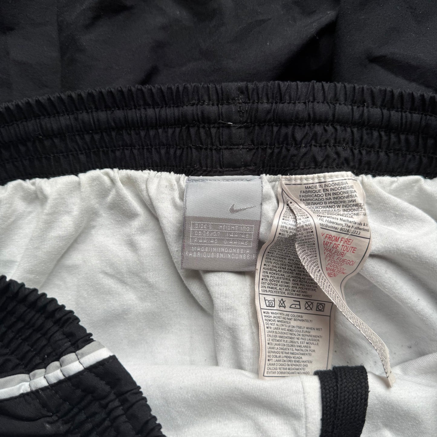 SUPER RARE 2000s Baggy Nike Trackpants Black - (S)