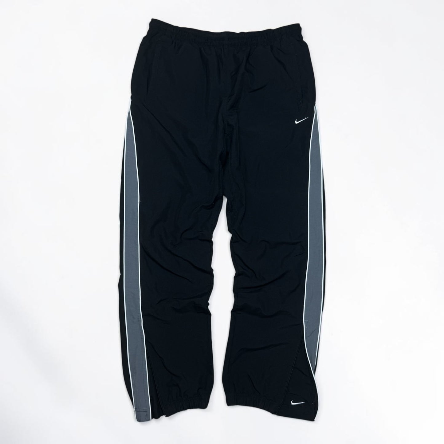 SUPER RARE 2000s Nike Trackpants Black *PREMIUM* - (L)