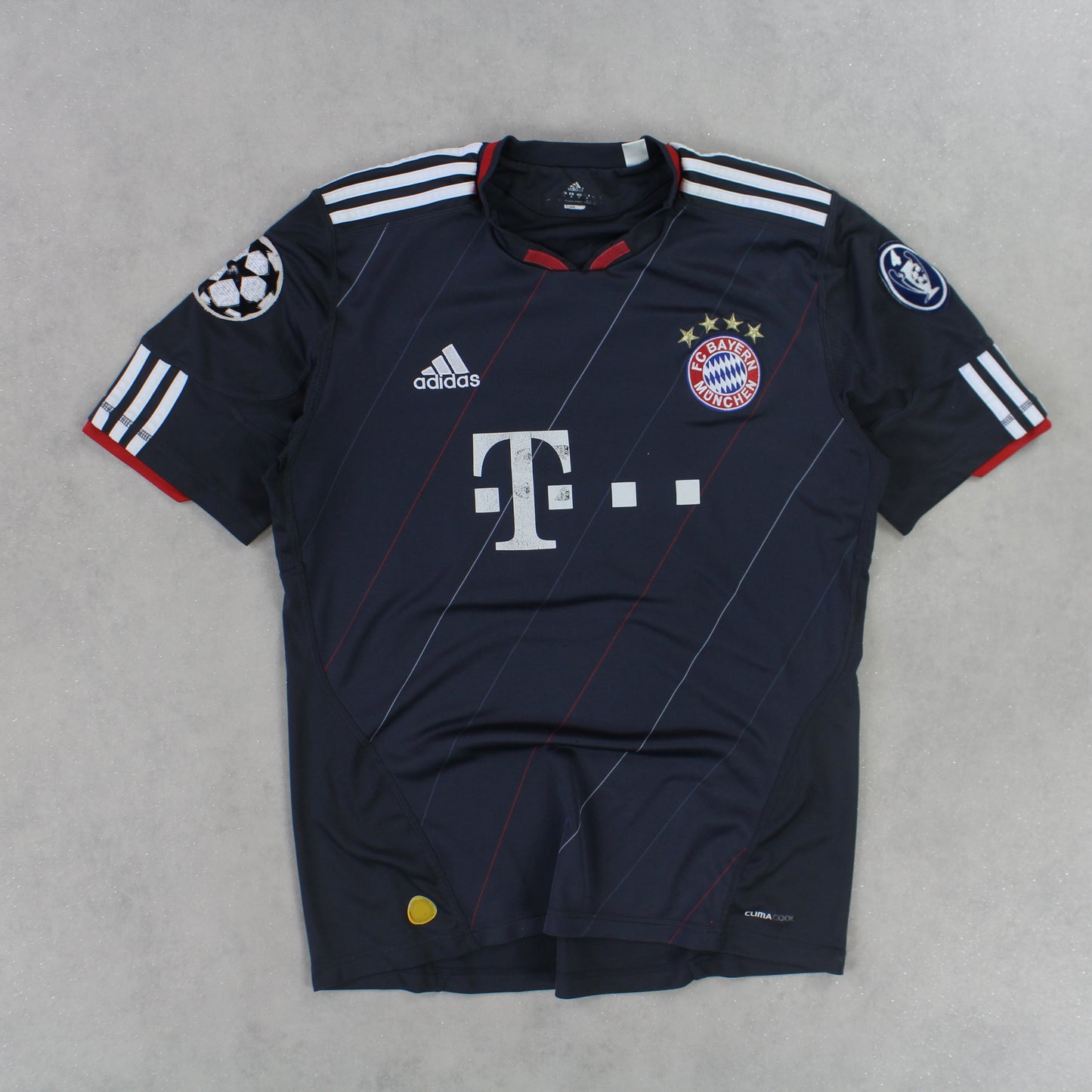 RARE 2010 Adidas Bayern Munich Shirt - (S)