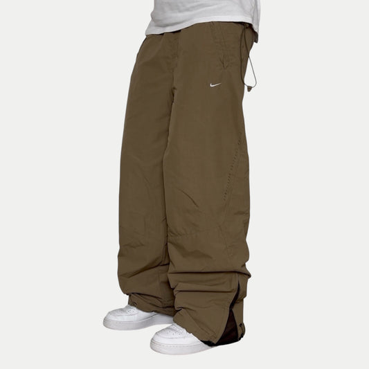 SUPER RARE 2000s Baggy Nike Trackpants Brown - (M)