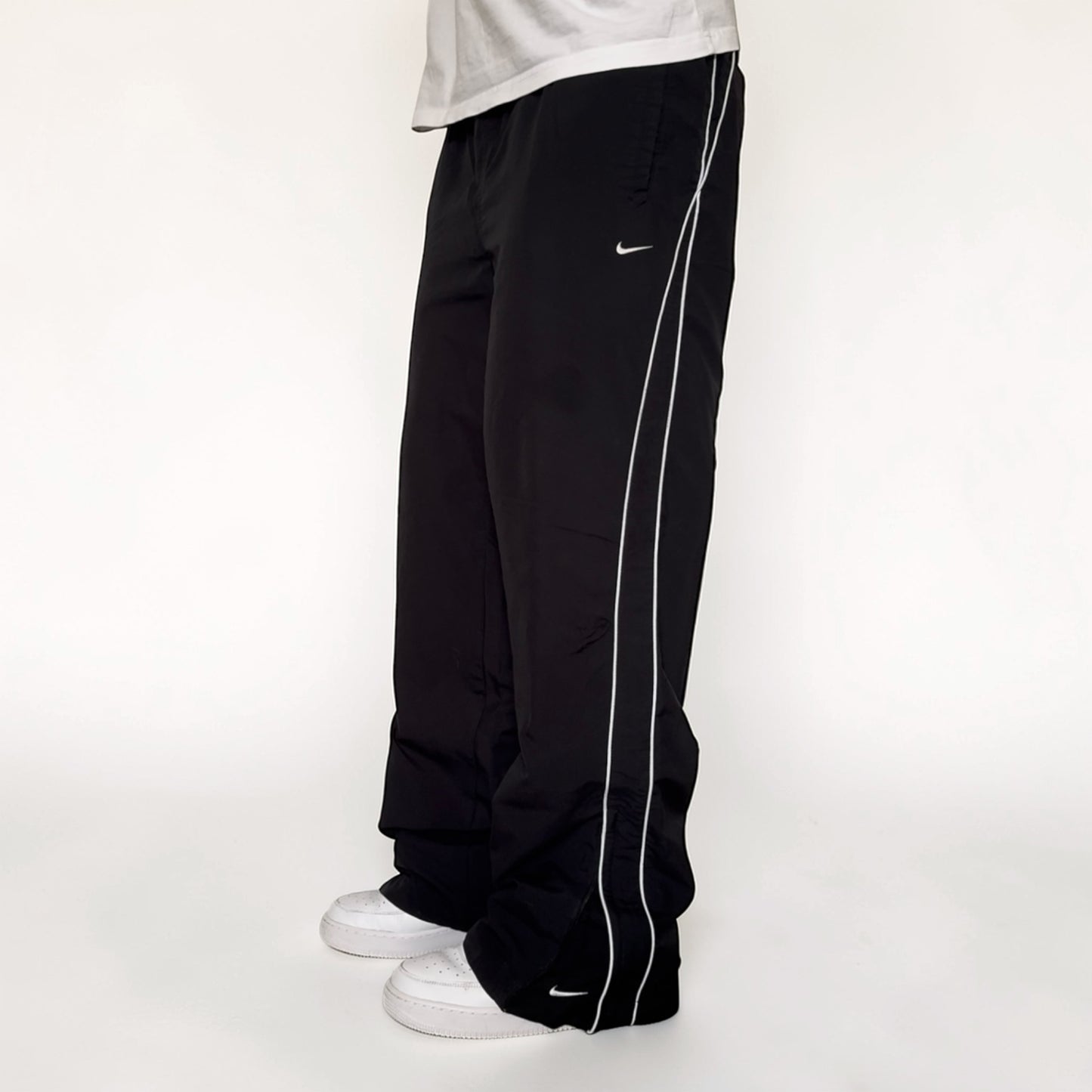 SUPER RARE 2000s Nike Trackpants Black *PREMIUM* - (M)