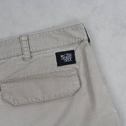 RARE Vintage 00s Nike Cargo Shorts Beige - (M)