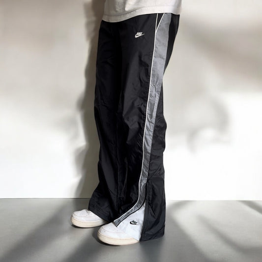 RARE 2000s Baggy Nike Trackpants Black - (L)