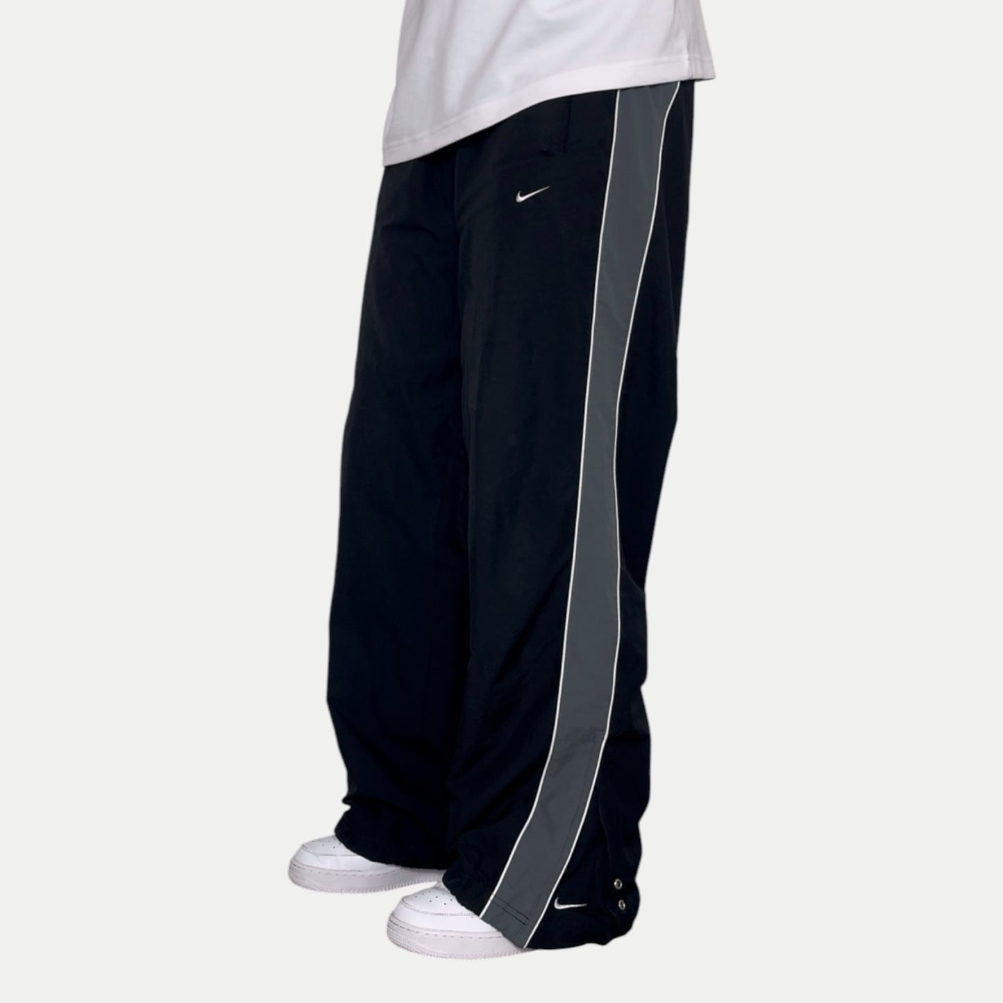 SUPER RARE 2000s Baggy Nike Trackpants Black *PREMIUM* - (XL)