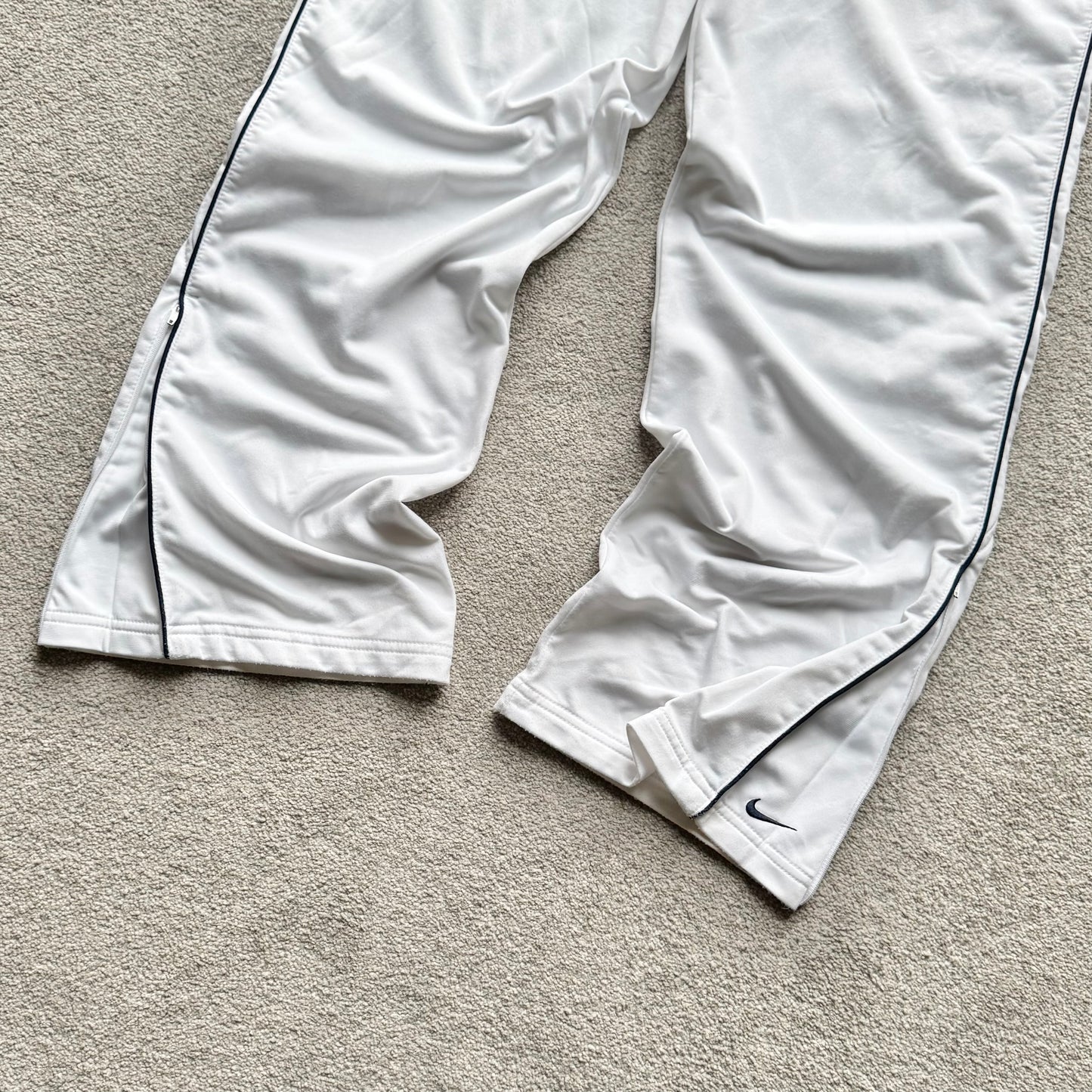 SUPER RARE 2000s Nike Trackpants White *PREMIUM* - (M)