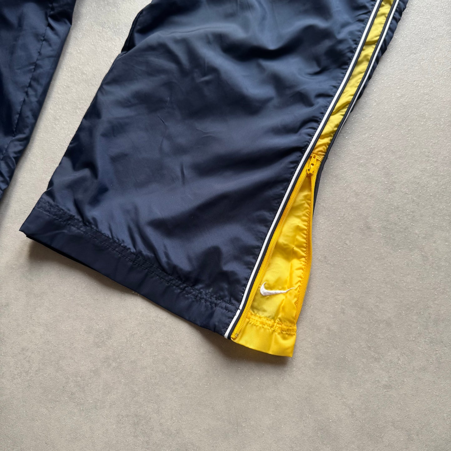 SUPER RARE 2000s Nike Trackpants Navy - (XS)