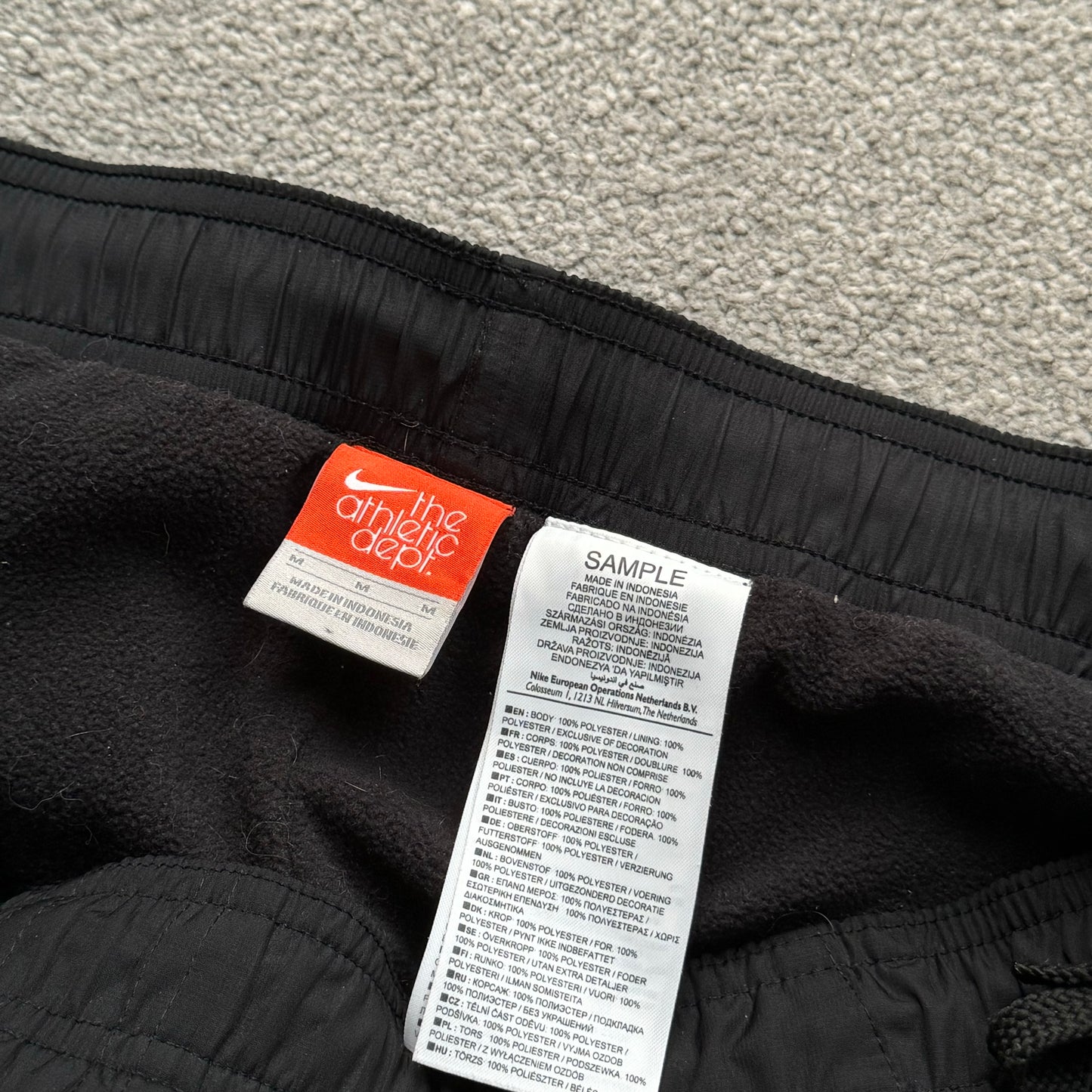 SUPER RARE 2000s Nike ‘Sample’ Trackpants Black - (M)