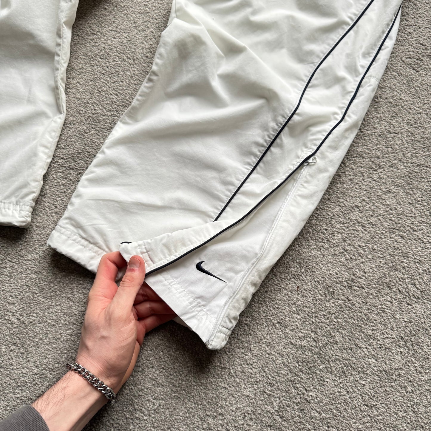 SUPER RARE 2000s Baggy Nike Trackpants White *PREMIUM* - (L)