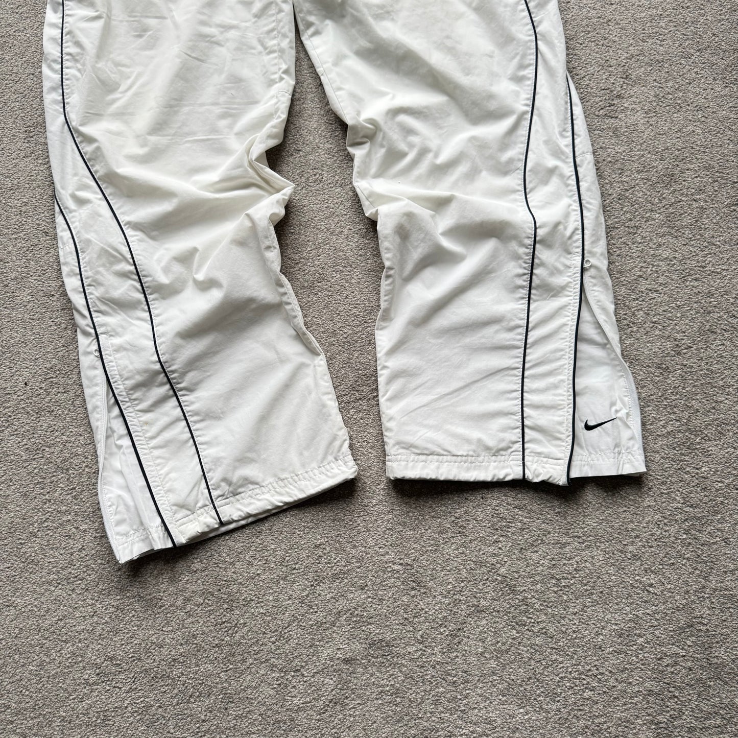 SUPER RARE 2000s Baggy Nike Trackpants White *PREMIUM* - (L)