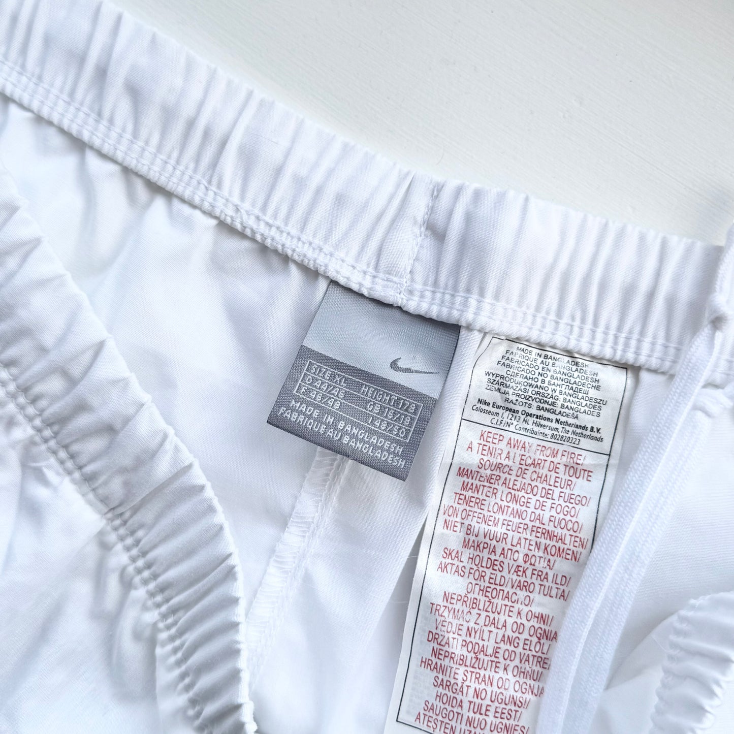 SUPER RARE 2000s Baggy Nike Trackpants White - (XL)
