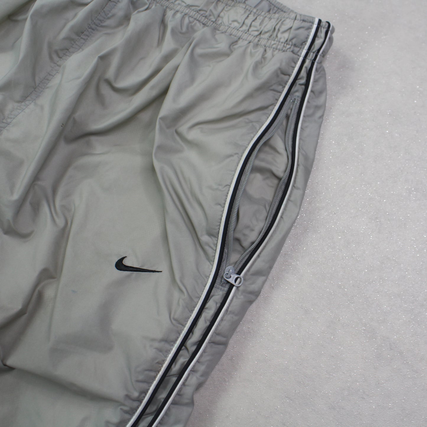 SUPER RARE 2000s Baggy Nike Trackpants Grey - (L)