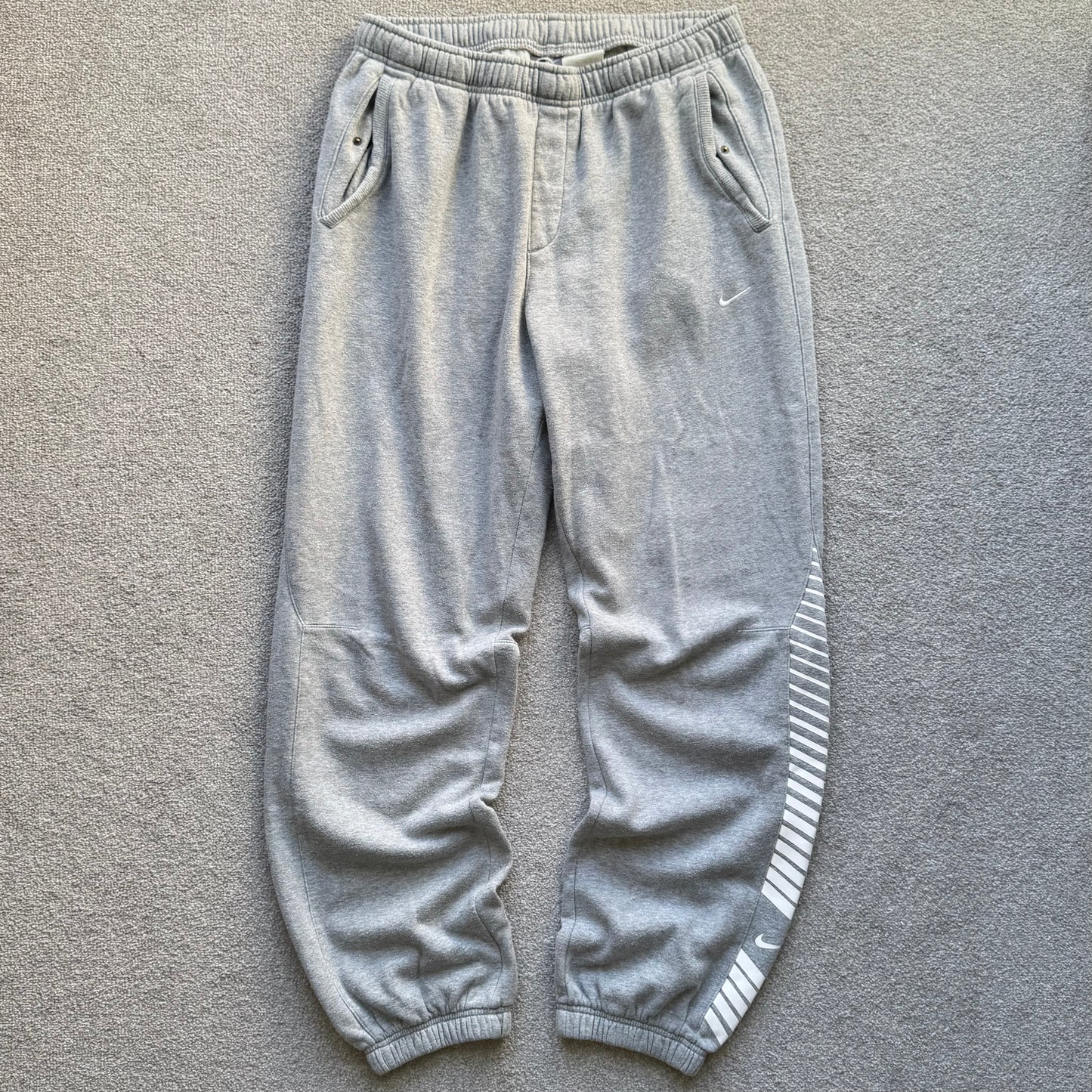 SUPER RARE 2000s Nike Joggers Grey - (M)
