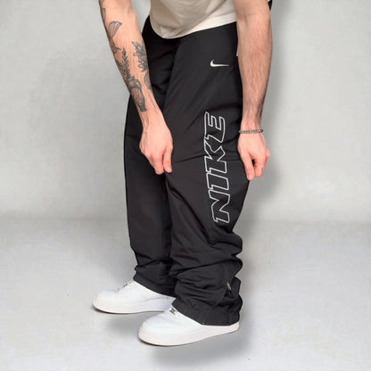 SUPER RARE 2000s Nike ‘Sample’ Trackpants Black - (M)