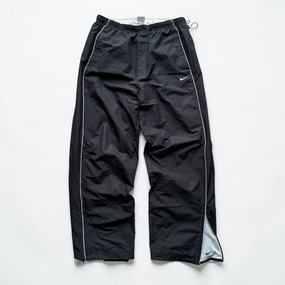 SUPER RARE 2000s Baggy Nike Trackpants Black *PREMIUM* - (L)