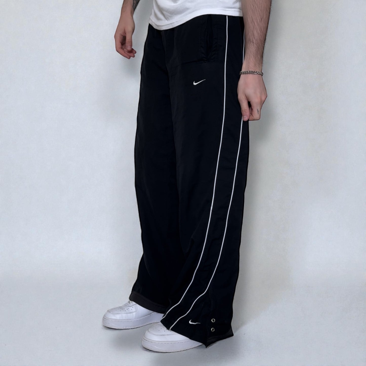 SUPER RARE 2000s Baggy Nike Trackpants Black *PREMIUM* - (L)