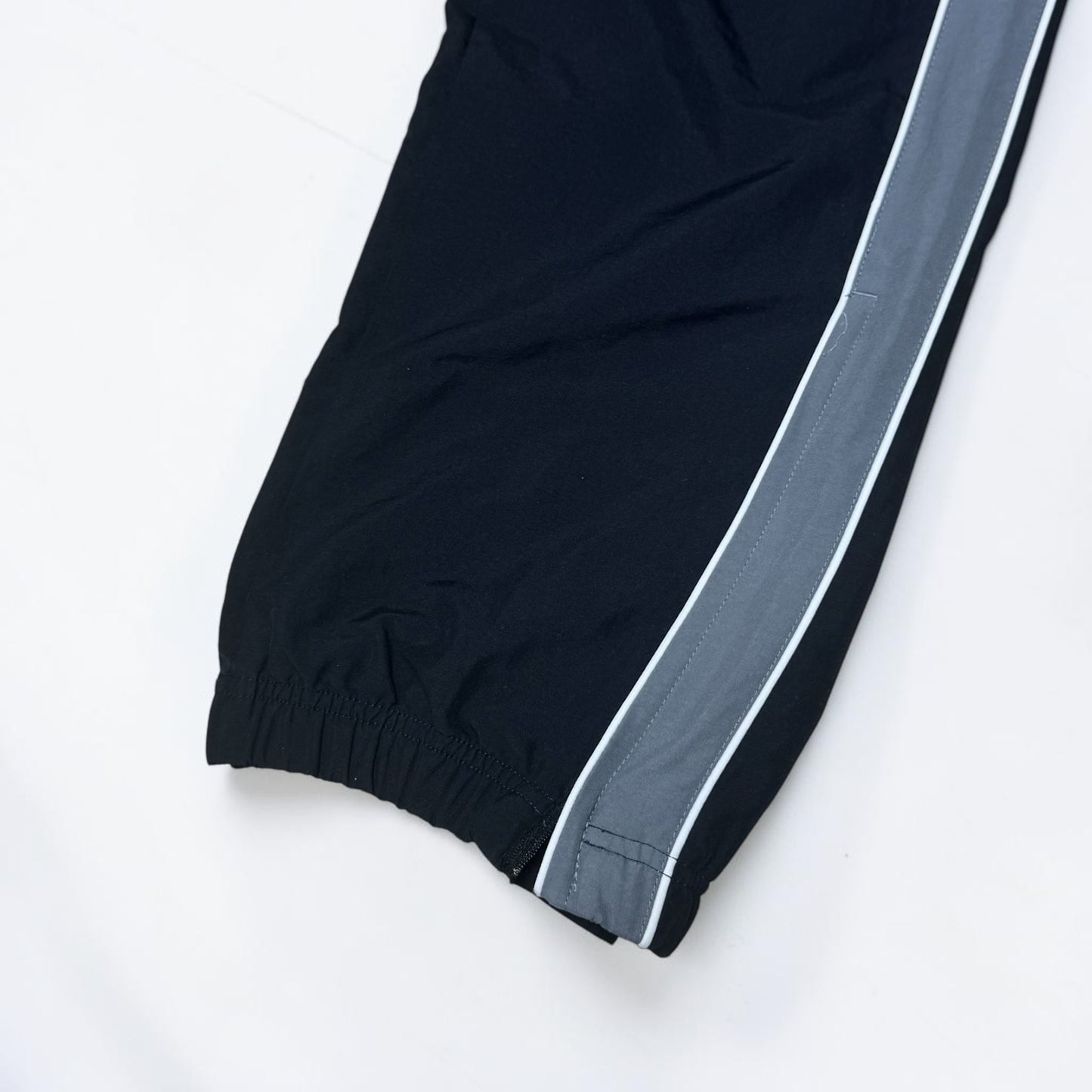SUPER RARE 2000s Nike Trackpants Black *PREMIUM* - (L)