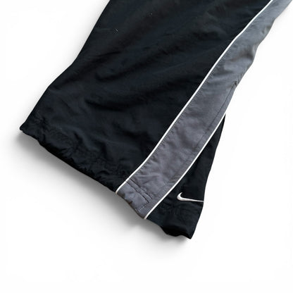 SUPER RARE 2000s Baggy Nike Trackpants Black *PREMIUM* - (XL)