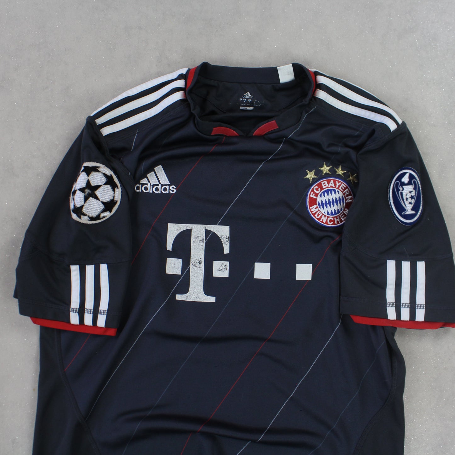 RARE 2010 Adidas Bayern Munich Shirt - (S)