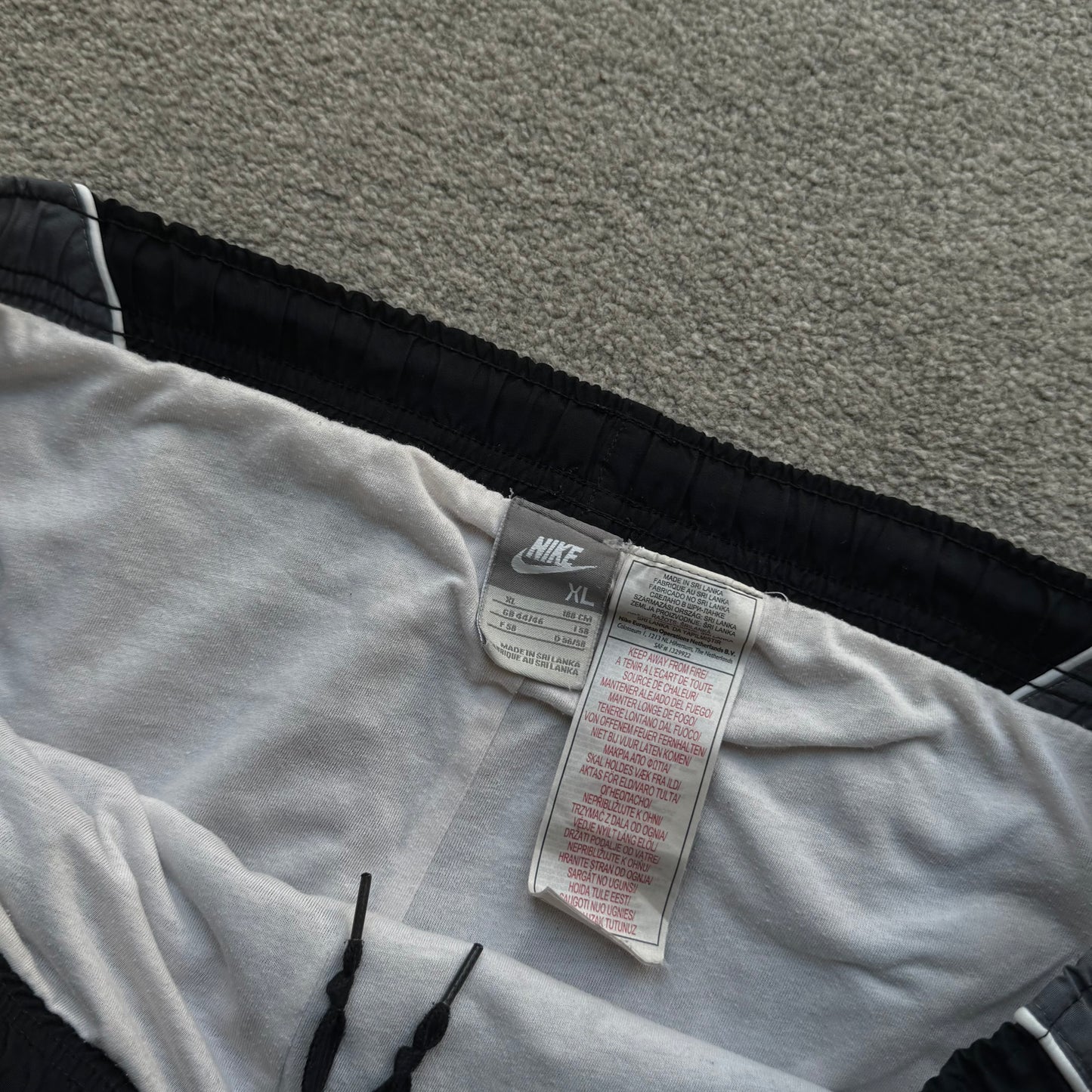 SUPER RARE 2000s Baggy Nike Trackpants Black *PREMIUM* - (XL)