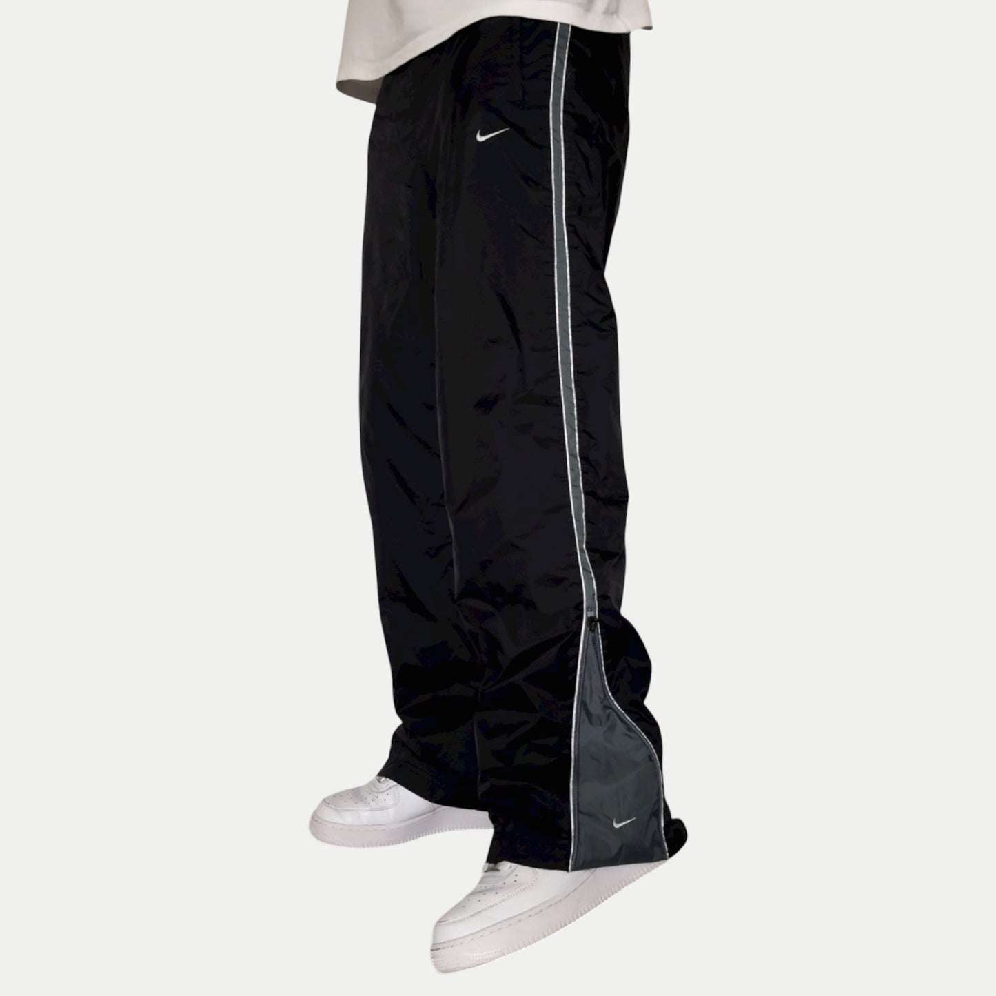 SUPER RARE 1990s Nike Trackpants Black - (L)