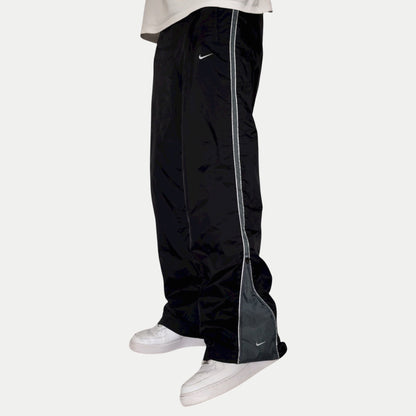 SUPER RARE 1990s Nike Trackpants Black - (L)