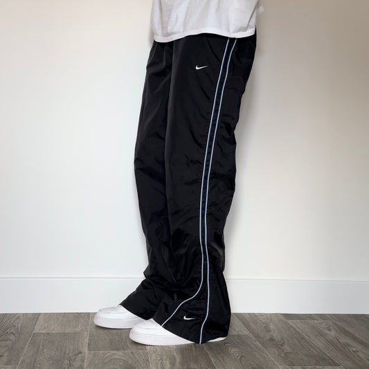 SUPER RARE 2000s Nike Trackpants Black - (L)