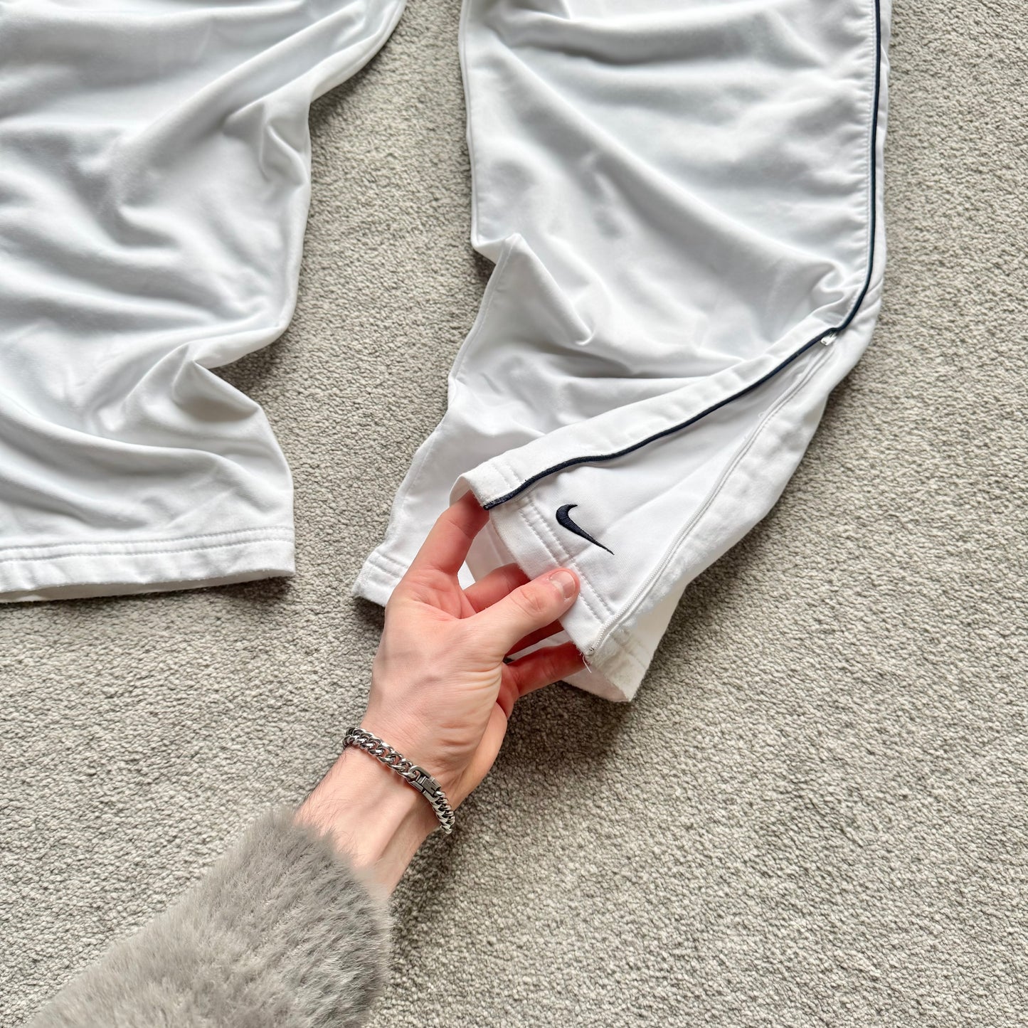 SUPER RARE 2000s Nike Trackpants White *PREMIUM* - (M)