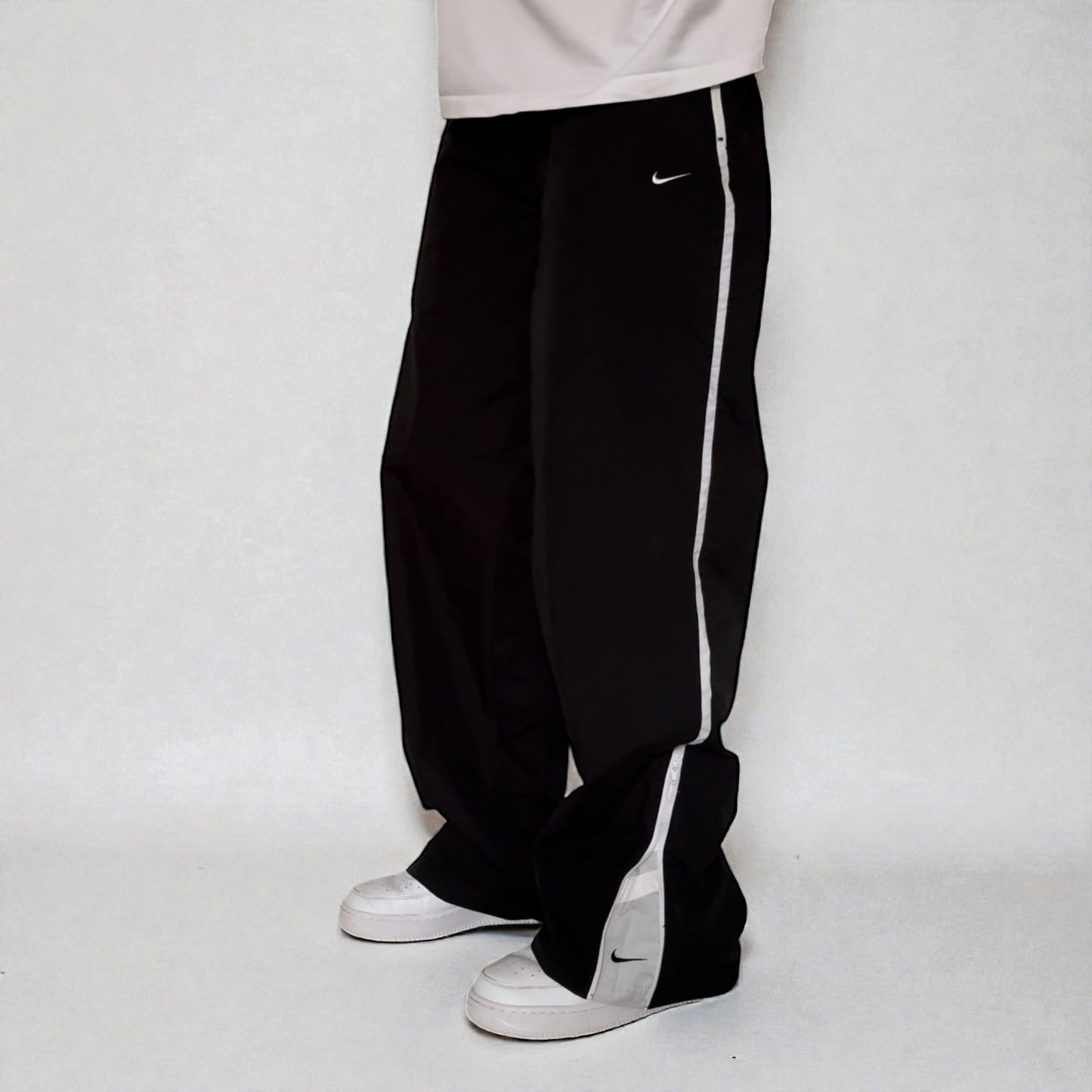RARE 2000s Baggy Nike Trackpants Black - (L)